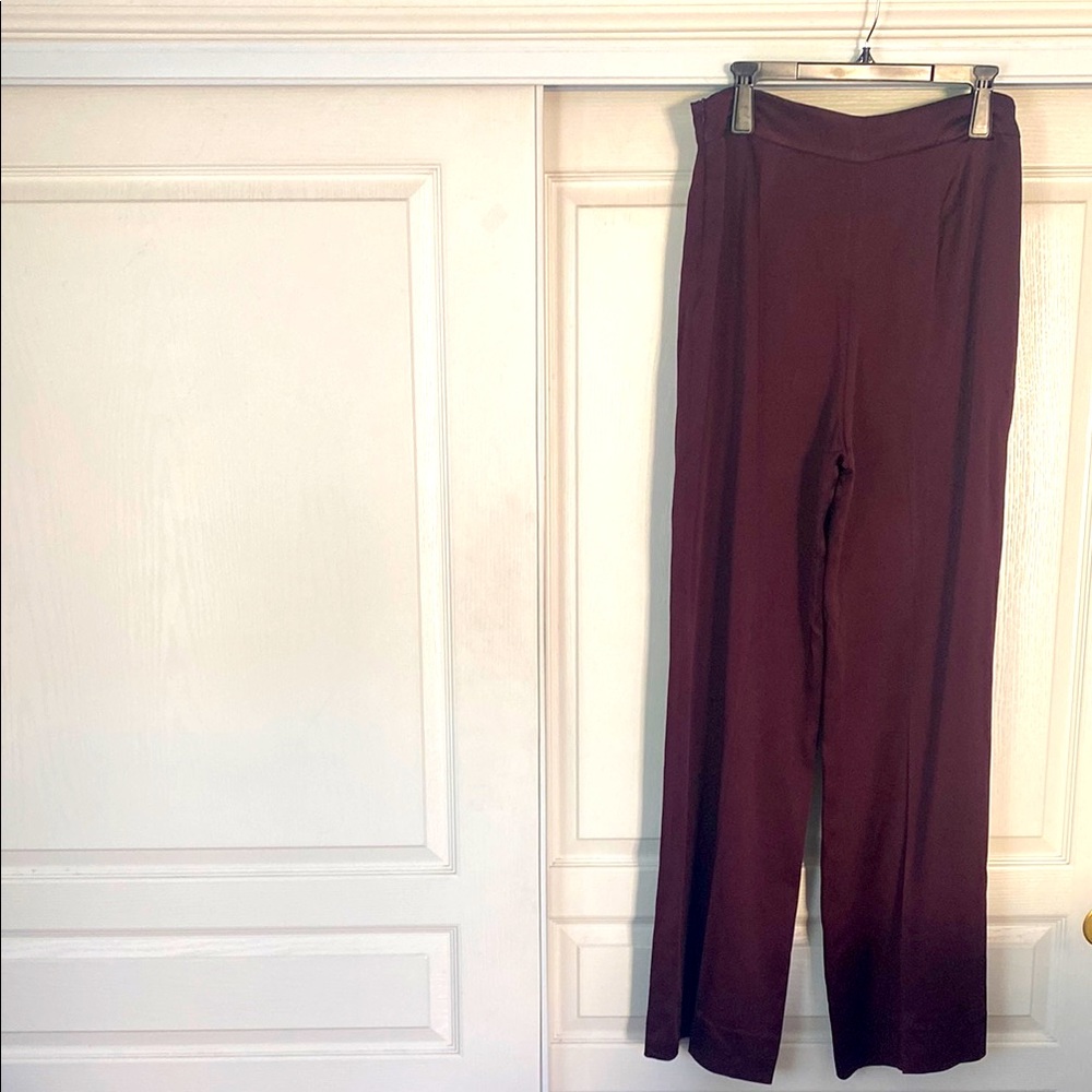 Zara- Women's Pants. Waist 34’, inseam 33’, hips 40’. Viscose/ acetate. Like new